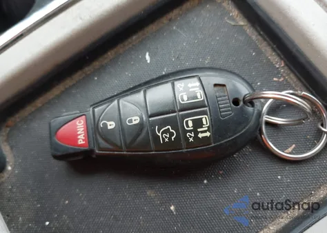 2011 Chrysler Town & Country Touring z USA, uszkodzony, nr VIN 2A4RR5DG3BR624976